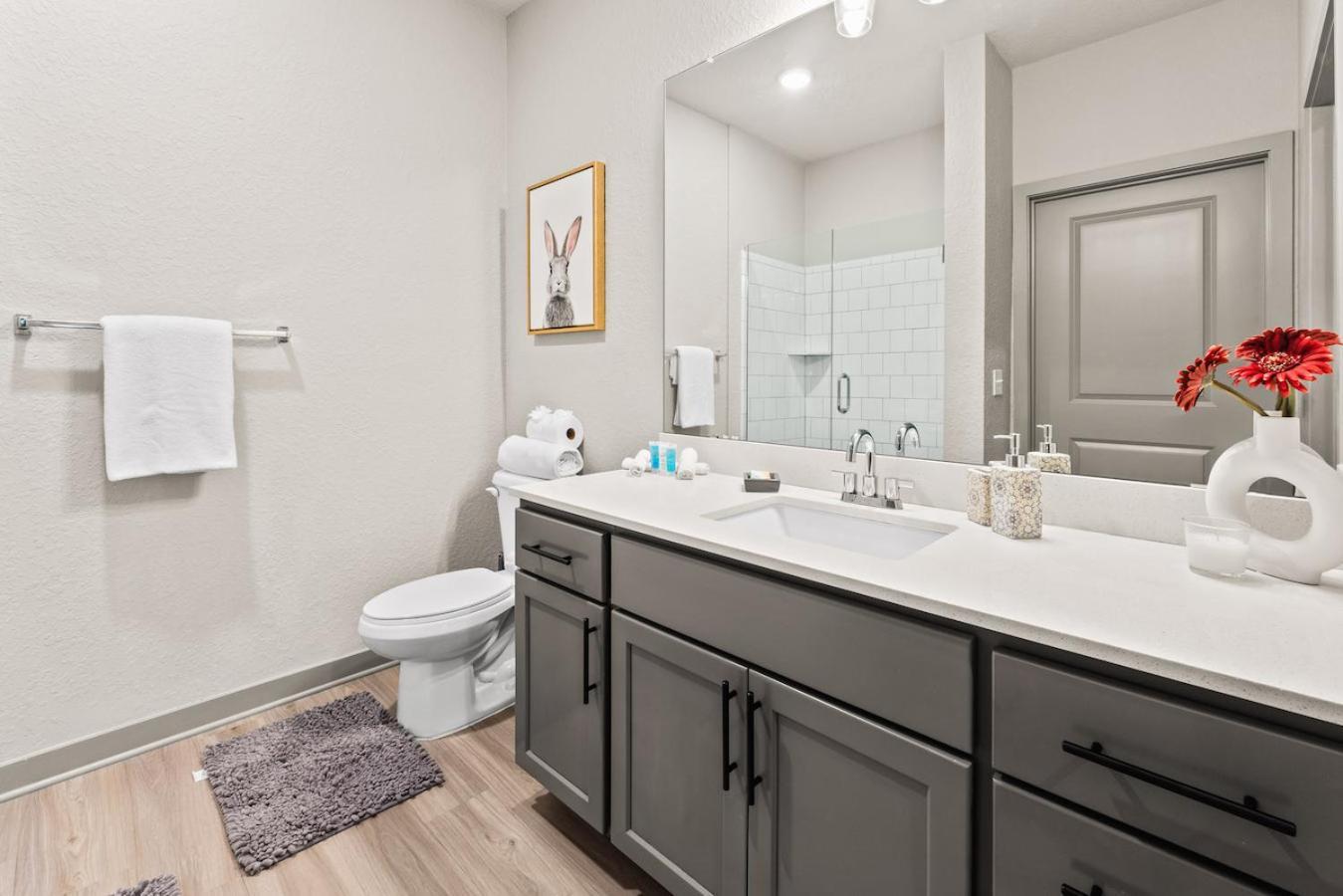 Tropical Field 1 Bed In Downtown With Free Parking Apartment St. Petersburg Bagian luar foto