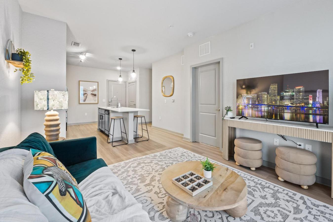 Tropical Field 1 Bed In Downtown With Free Parking Apartment St. Petersburg Bagian luar foto